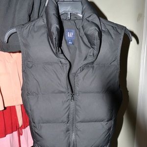 Black Gap Zippered vest
